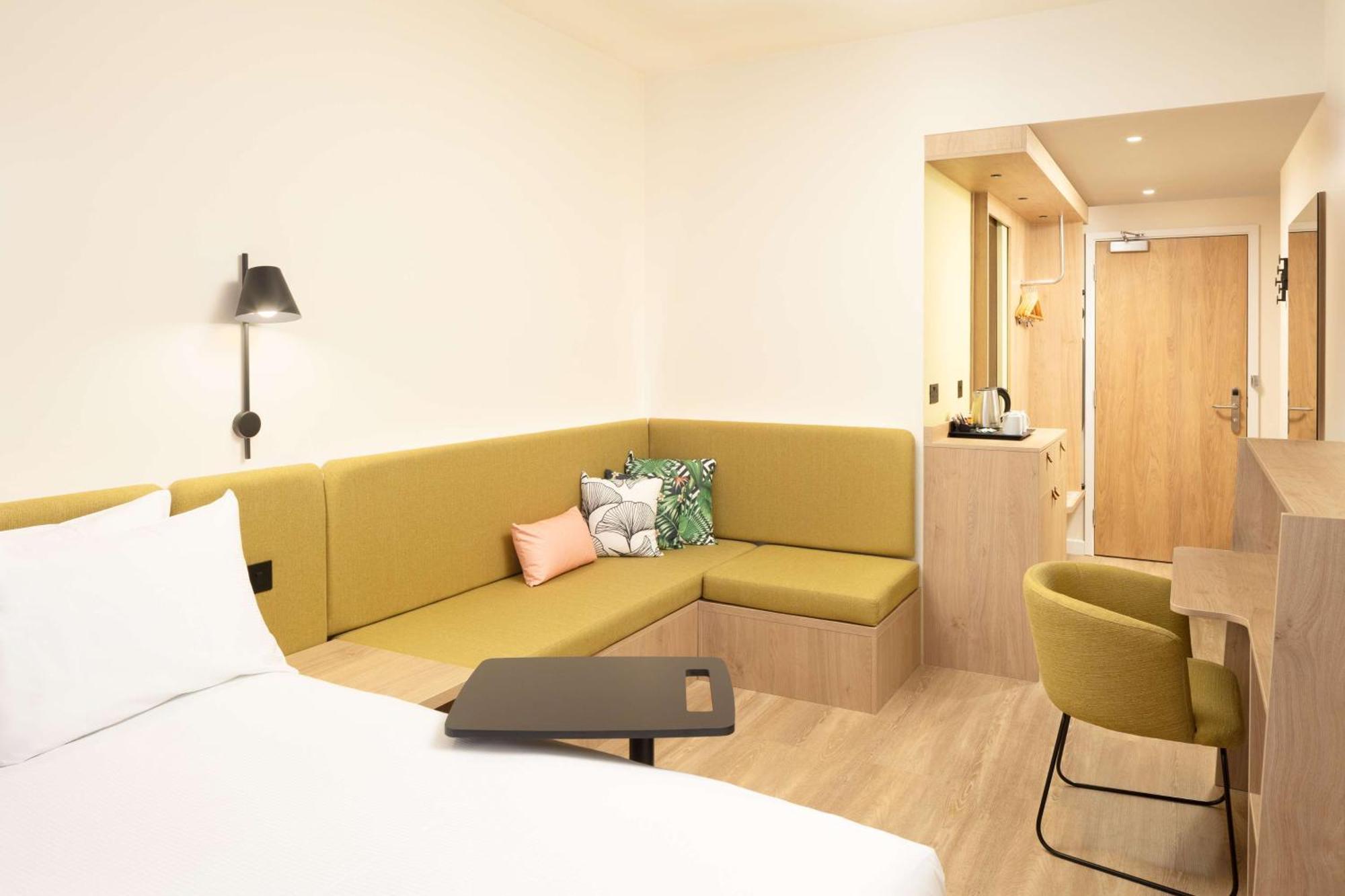 Отель Hampton By Hilton London Old Street Экстерьер фото