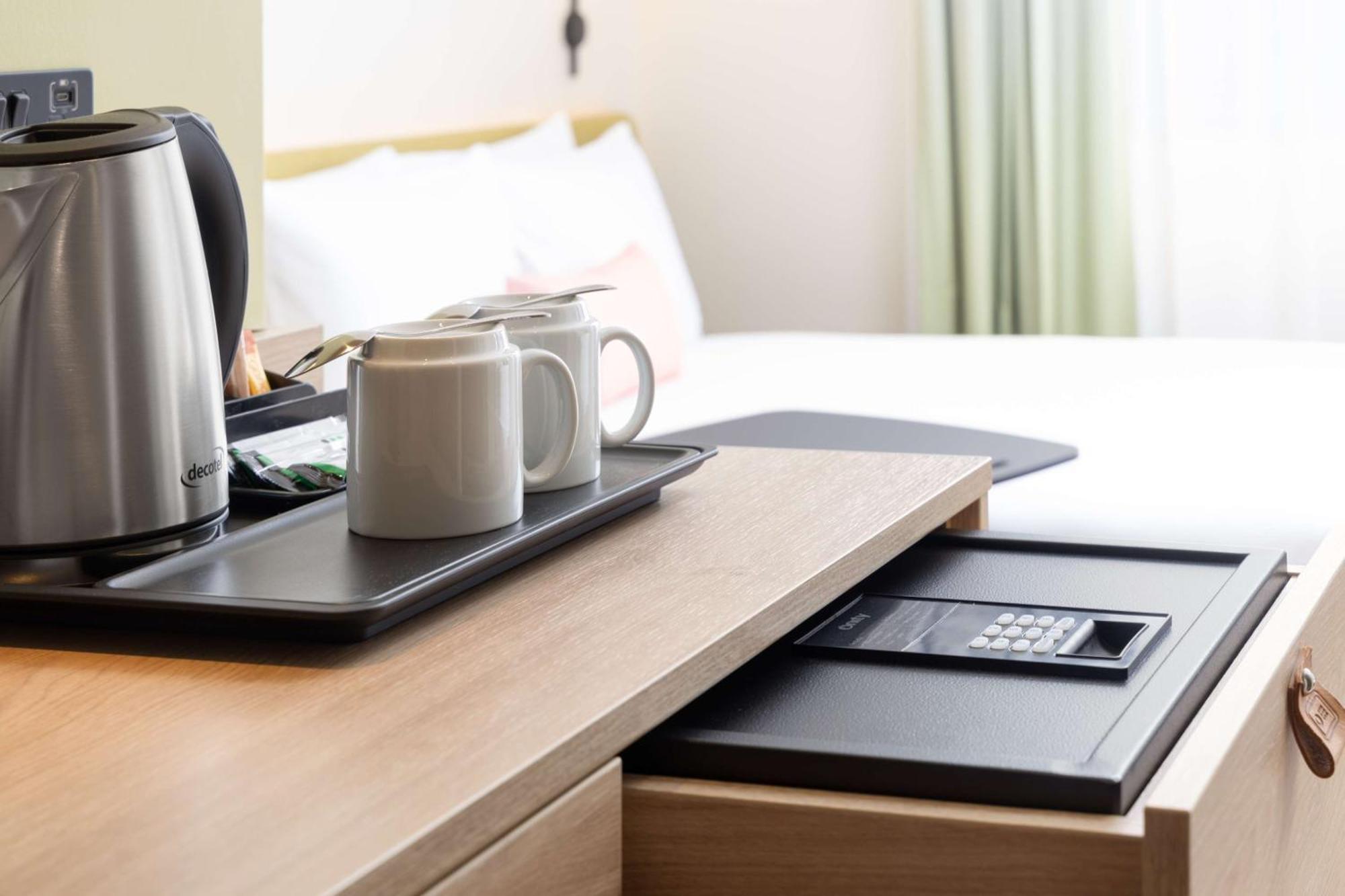Отель Hampton By Hilton London Old Street Экстерьер фото