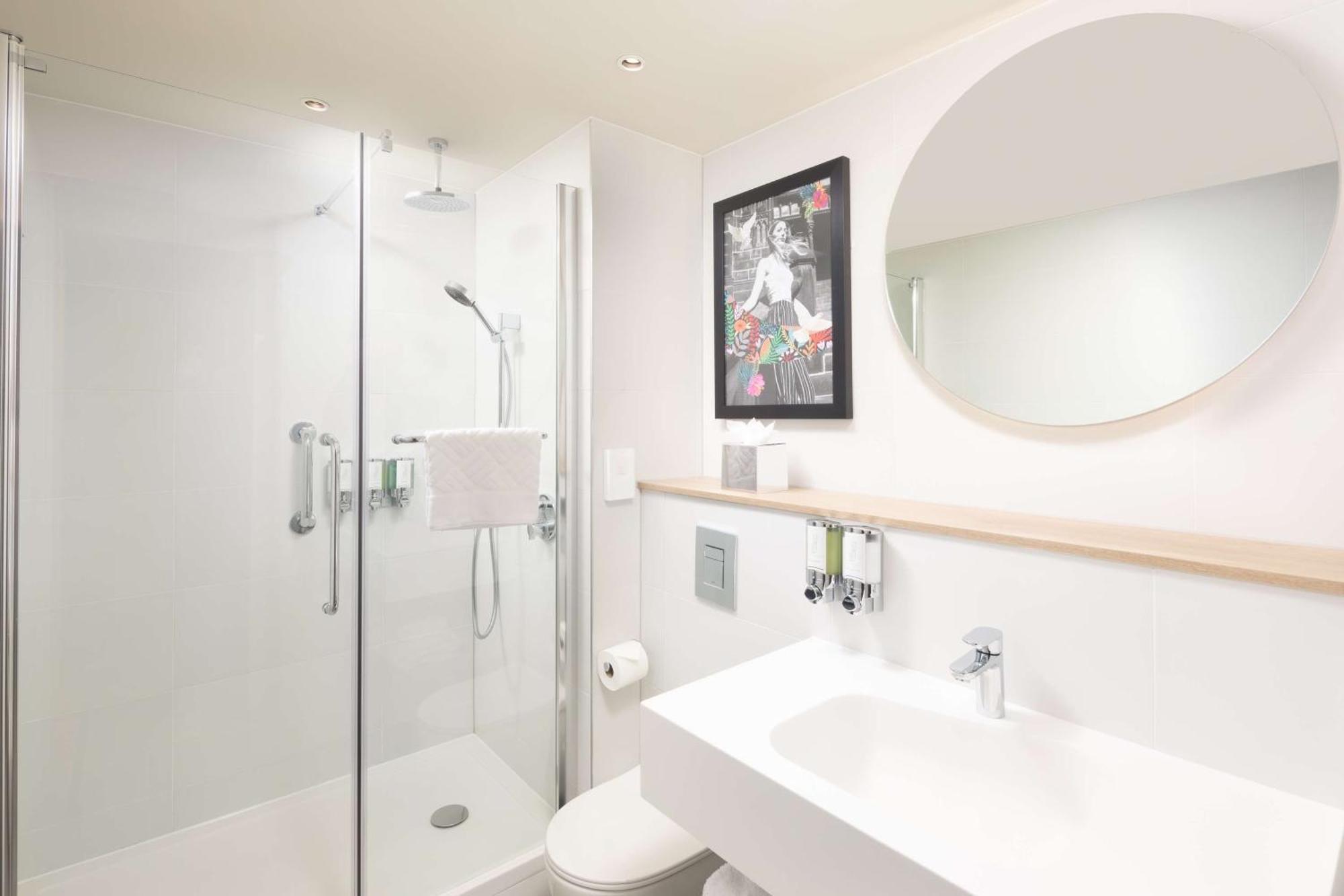 Отель Hampton By Hilton London Old Street Экстерьер фото