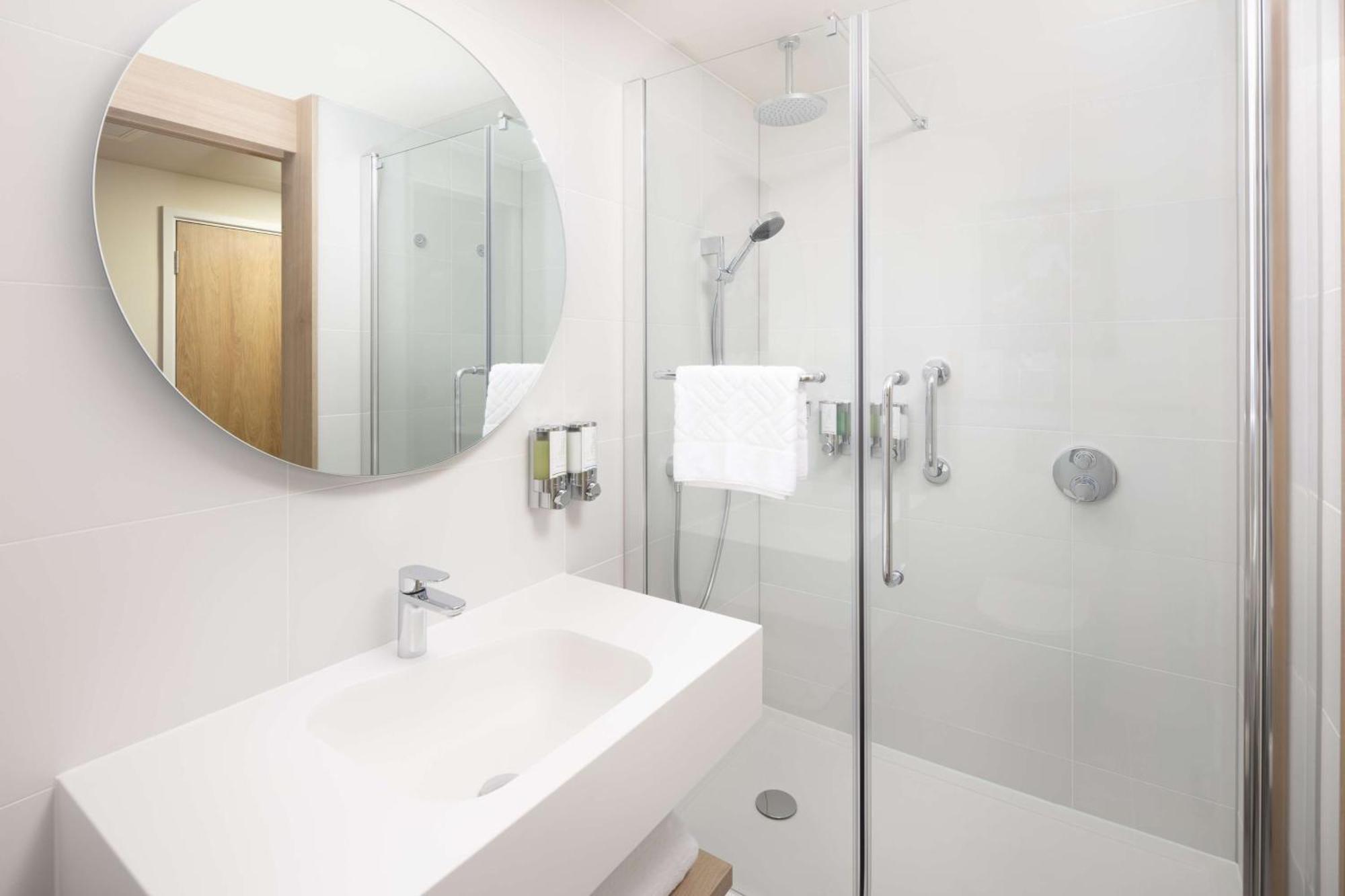 Отель Hampton By Hilton London Old Street Экстерьер фото